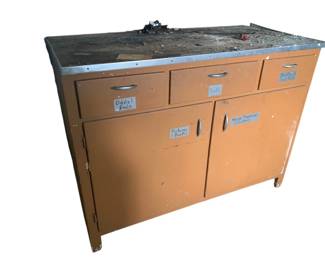 506 - Cabinet w/ 3 Drawers - 36 x 48 x 25