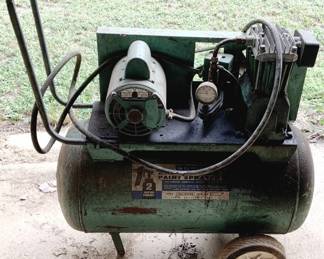 335 - Sears Craftsman 2hp Air Compressor / Paint Sprayer (Description): Used as is electric/electronic/mechanical item. No guarantee all components, untested.