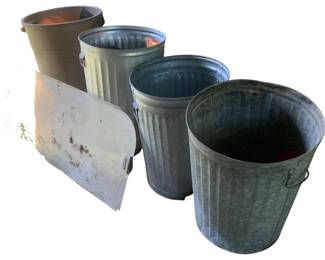 404 - 4 Trash Cans