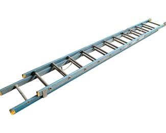 620 - Werner 24 Ft Fiberglass Extendable Ladder