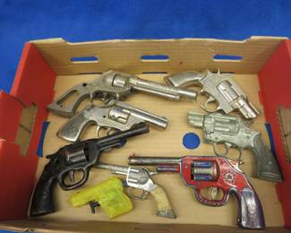 Lot 38. Toy guns for parts or repair