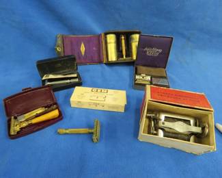 Lot 136. Vintage razors