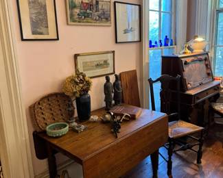 Rope twist leg wooden antique table with 2 additional leaves. Very nice watercolors, art above