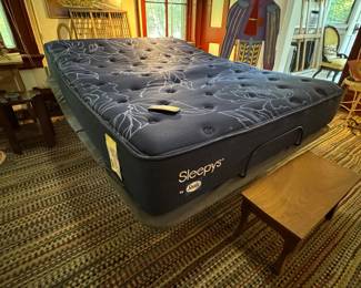 Queen adjustable bed with remote, nice, newer, clean. Serta.