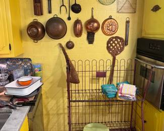 Cool vintage Kellogg's store display bread rack, 2'10" x 1'7" 3'11