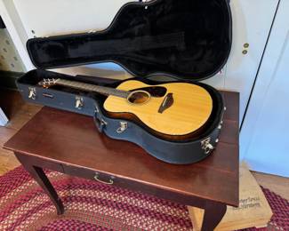 Yamaha FS800 acoustic guitar and nice hard case, in excellent condition