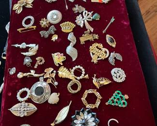Vintage broches
