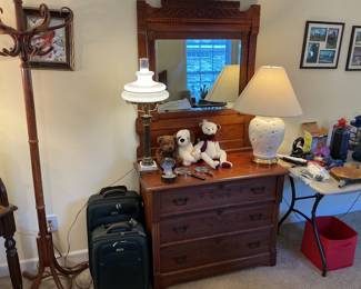 Vintage oak wash stand/dresser