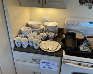 Set of dishes