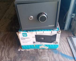 2 safe's 