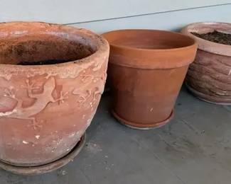Large Terracotta Pot with Gecko Motif 2 Other Large Terracotta Potts