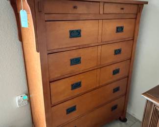 Chest of drawers