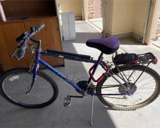 Vintage Blue Huffy Mountain Bike 18 Mens