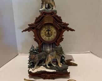 Bradford Exchange Wolf Clock