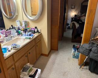 bathroom items, bath accessories, wellness items, first aid items, razors, luggage, organization