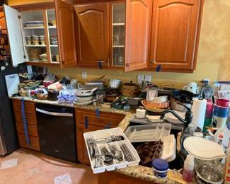 Kitchen items, bake ware, baking accessories, villa de luna set
