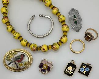 Mixed vintage jewelry