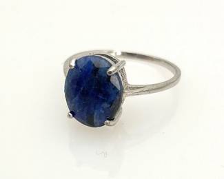 Natural sapphire ring