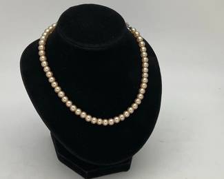 Vintage pearl necklace