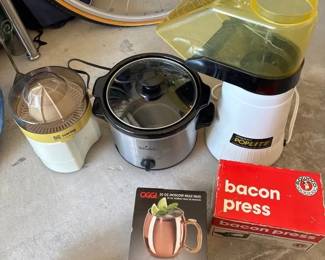 Bacon Press, Small Cook Ware, Juicer, Mug Etc Mini Kitchen Starter