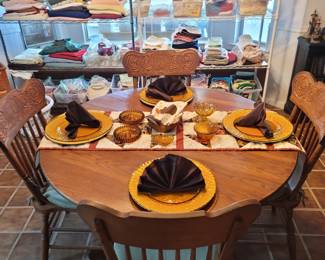 Vintage Round Oak Table w/ 4 Chairs