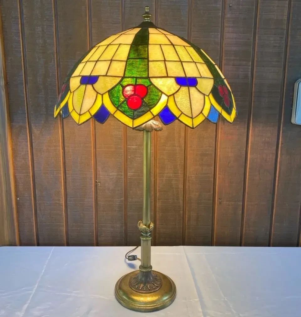 Vintage Leaded Glass Tiffany Style Table Lamp