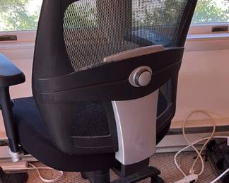 Lot 58: Black Mesh Office Chair