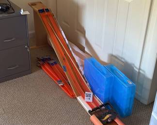 Lot 72: Hot Wheels Track Set with Track Pieces and Storage Cases
