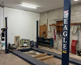 Lot 77: Eagle Equipment 8,000 lb Four-Post Automotive Lift