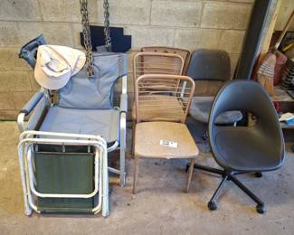 Lot 86: Chairs, Folding Chairs