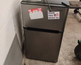 Lot 163: Haier Compact Refrigerator with Freezer