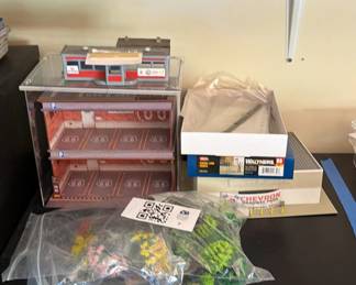 Lot 7: HO Scale Model Buildings, Parking Garage, Fence Kit, and Scenery Accessories