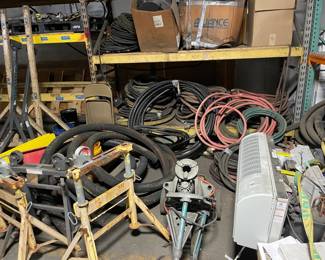 Pipe stands/ pipe threader