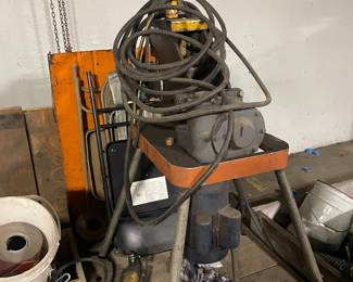 Roll groover pipe