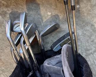 Set of women's golf clubs