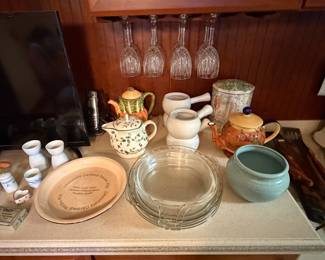 Glass serving plates, teapot and kitchen pieces