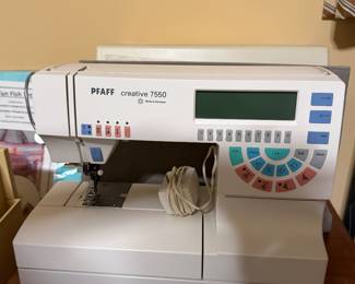 Pfaff Creative 7550 sewing machine