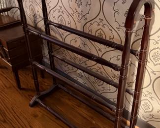 Folding wood quilt rack