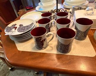 Dinnerware set with rooster print mugs