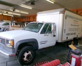 2001 GMC SIERRA SL D3500 BOX VAN
