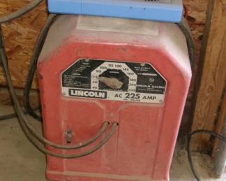 LINCOLN 225 WELDER