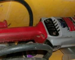MILWAUKEE GRINDER