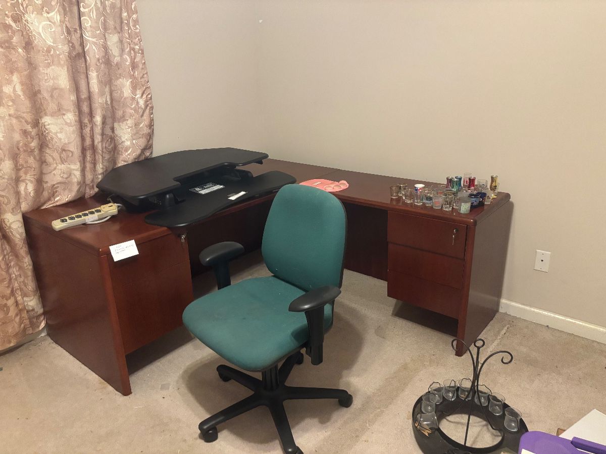 Desk! So nice!