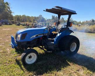  NEW HOLLAND TN70A TRACTOR