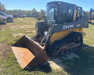 JOHN DEERE 323E CAB SKID STEER