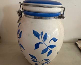 Vintage Inspirado IDC Stonelite Blue Leaf Canister