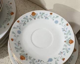 Pfaltzgraff Naturewood or similar floral pattern tea set third image