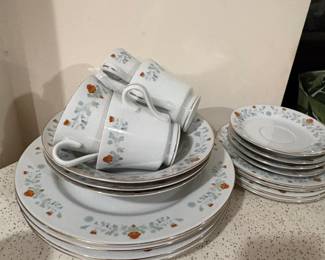 Pfaltzgraff Naturewood or similar floral pattern tea set