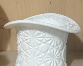 Imperial Glass Daisy and Button Top Hat
