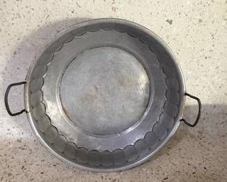 Vintage Everlast Hand Forged Aluminum Pie Serving Tray